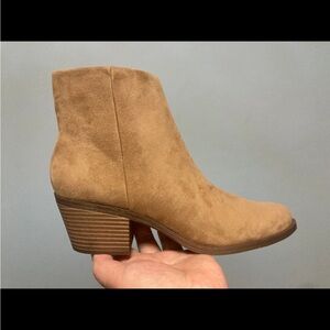 BP Sand Light Brown Chunky Heel Booties US 9 Comfy Walking New in Box